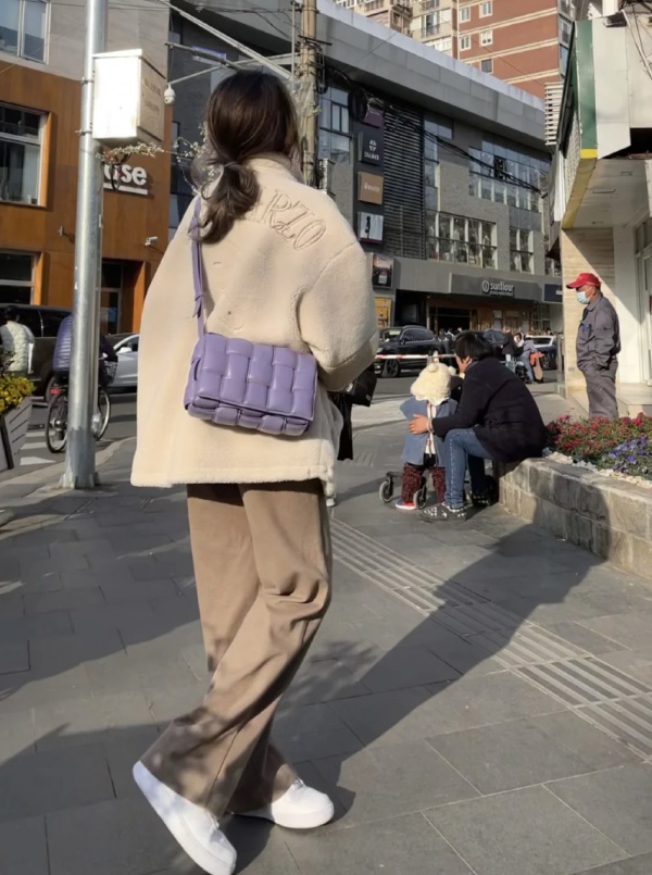 [보테가베네타] 패디드 카세트 백