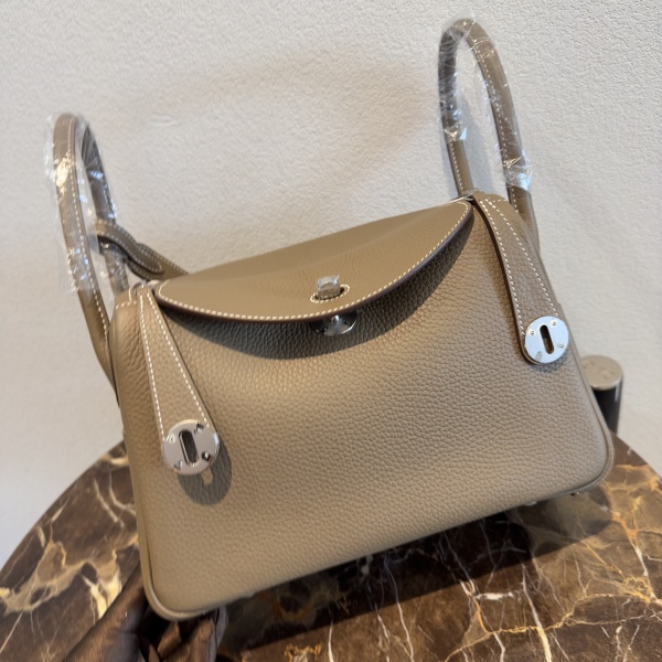 실사 [에르메스] 클레망스 린디 26cm HERMES LINDY26