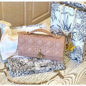 [디올] DIOR WOC 신상 숄더백