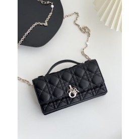 [디올] DIOR WOC 신상 숄더백