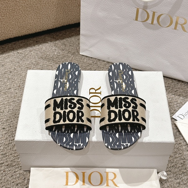 [디올] 여성 신상 (MISS DIOR) 슬리퍼