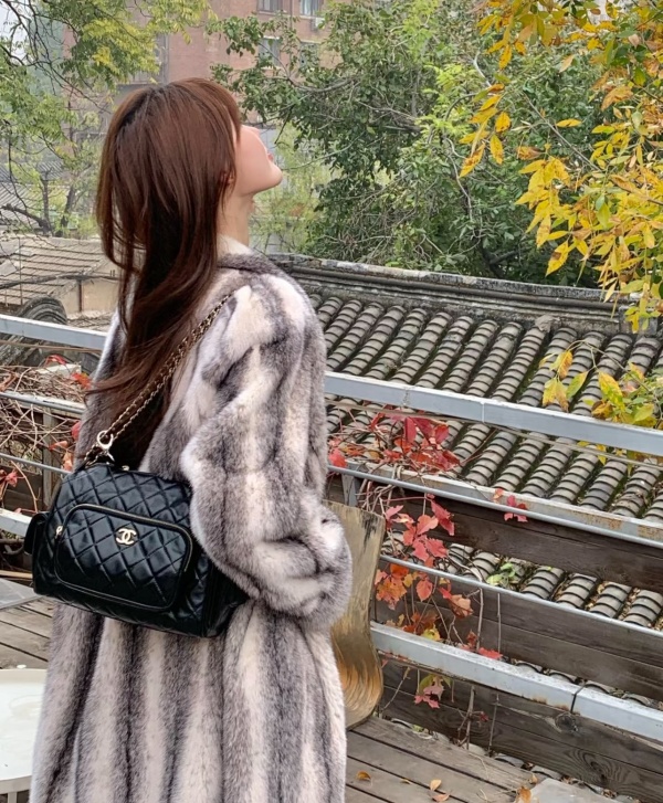 [샤넬] 신상 24K 카메라 플랩백