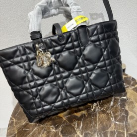 DIOR TOTE