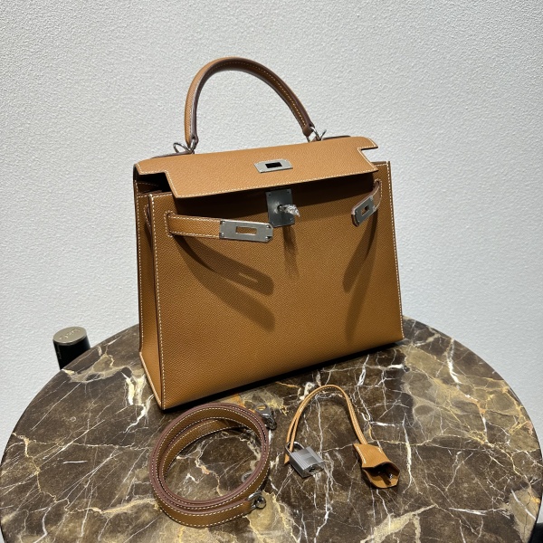 실사 [에르메스] 앱송 켈리 백 HERMES KELLY 28