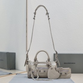[발렌시아가] LE DUFFLE BAG 파우치 체인 숄더백