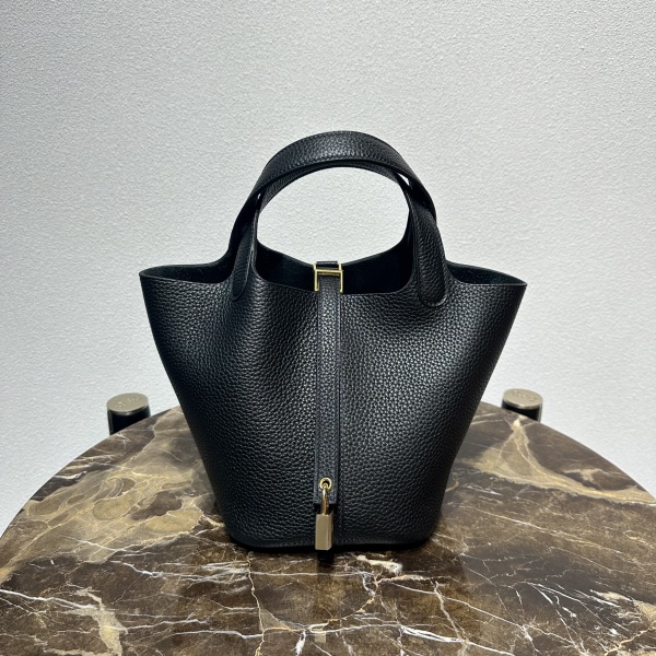 실사 [에르메스] HERMES PICOTINE 피코탄 18cm