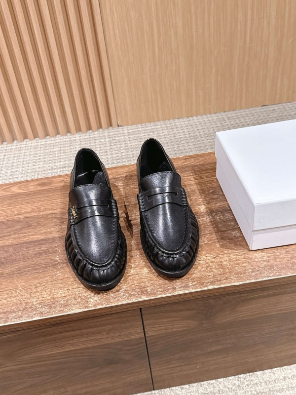 [세인트로랑] 남성 신상 로퍼