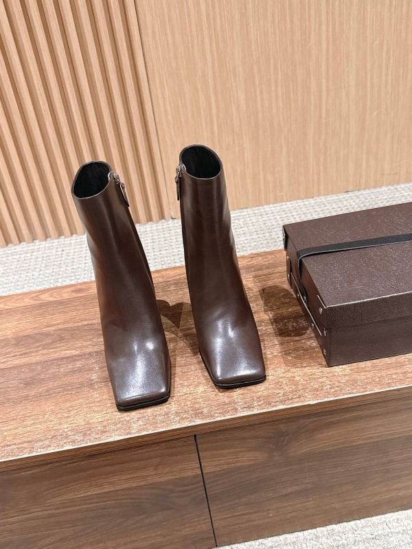 [ALAIA] 신상 부츠