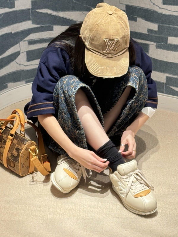 [루이비통] LV X NIGO BUTTER SOFT 신상 남여공용 스니커즈