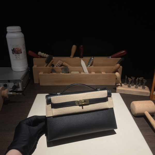 [에르메스] 스위프트 켈리 포쉐트 Swift Kelly Pochette